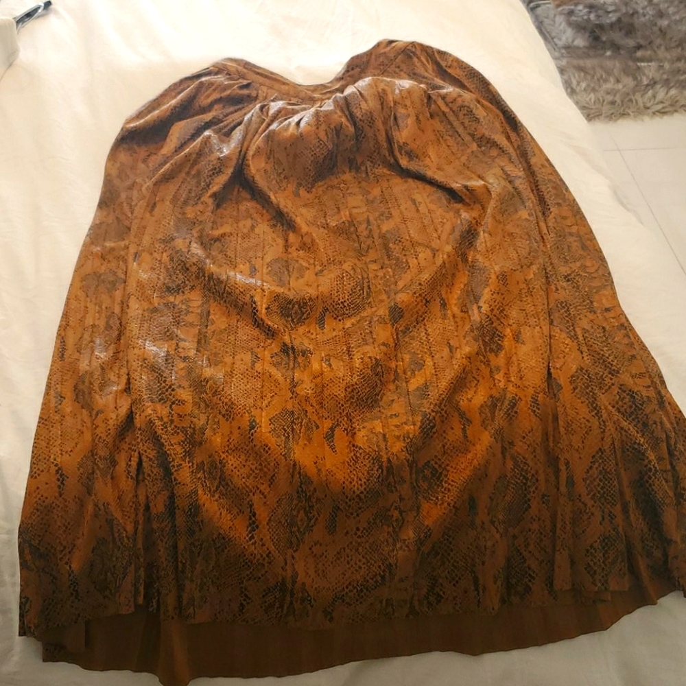 Snake skirt
